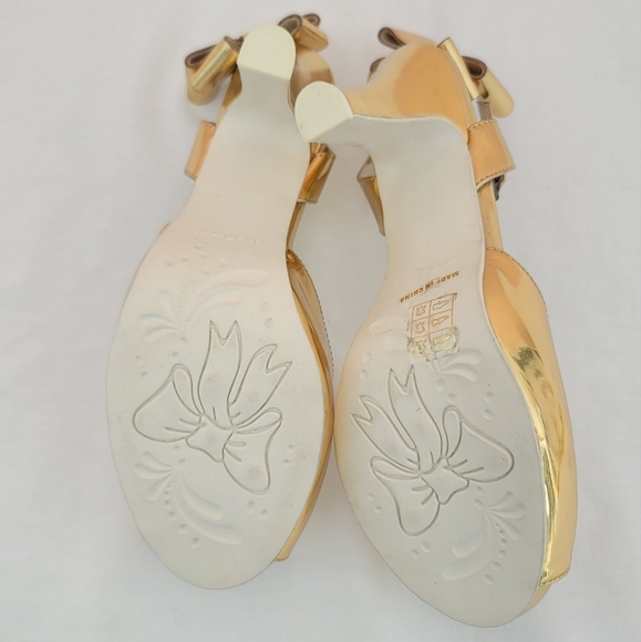 Lola Ramona Gold Heels Retro Pumps - Picture 5 of 11